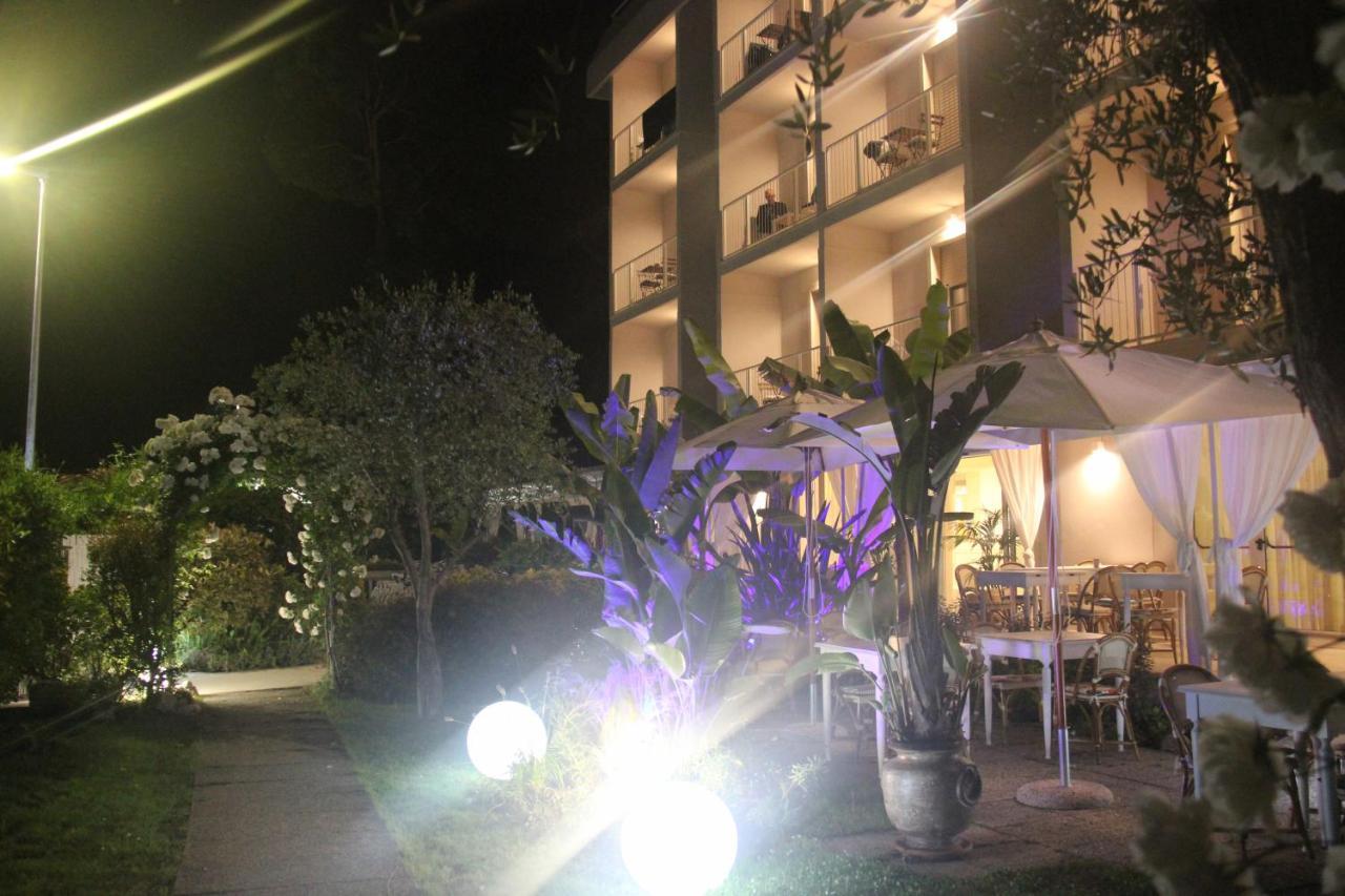 Hotel Bijou Forte dei Marmi Exterior foto